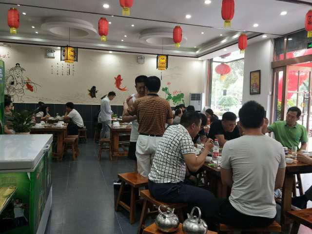 重庆特色餐饮,不光要有饮食特色,装修特色也不能缺哦
