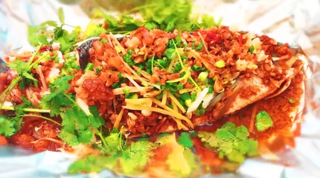 【欢迎】甘肃王姐一家人到访公司考察火爆石头餐饮和纸包鱼,最后竟评价····