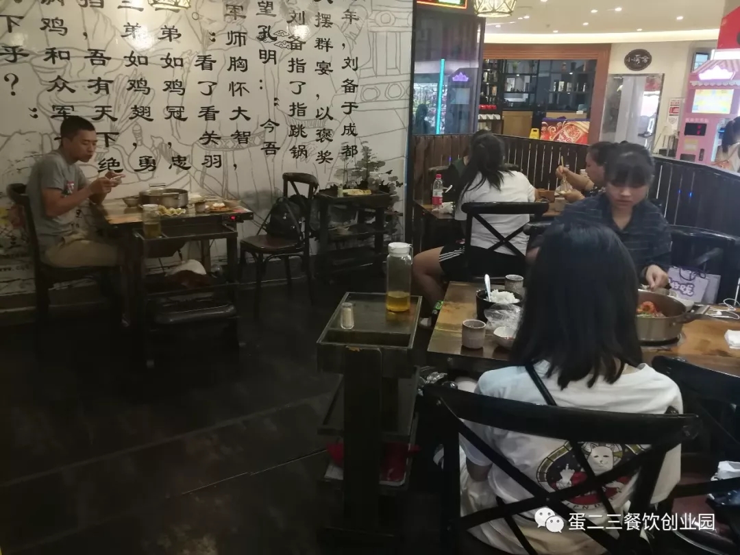 餐厅爆满,食客慕名而来、提前预约···这种餐饮真的如此火爆?