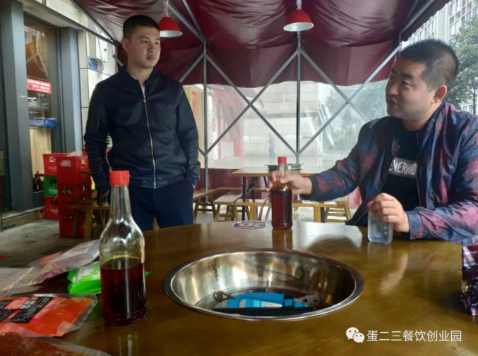 串串大奥秘,快来围观~欢迎陕西安康张总连夜到访公司洽谈子公司项目!