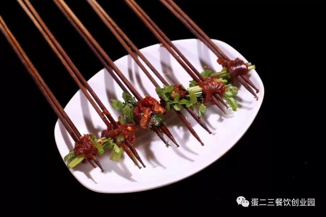 这才是小郡肝真正的姿势，维权不停，签约不断！