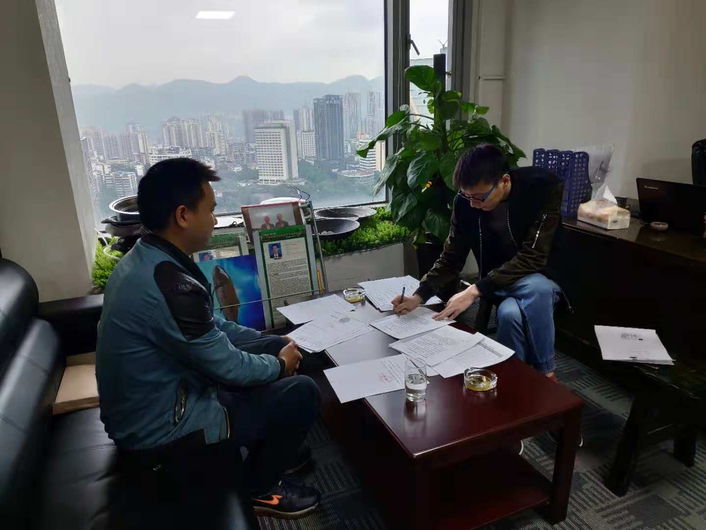 “小郡肝”新动态，签约不停，共同维护真正品牌效益！