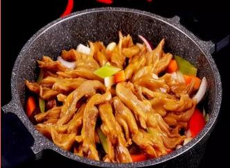无需厨师的餐饮,三国跳锅了解一下?