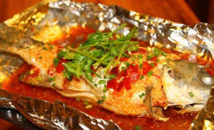 你还在吃传统烤制纸包鱼吗？这里一份高温蒸制锡纸包鱼绝对刷新你的美食观！！！