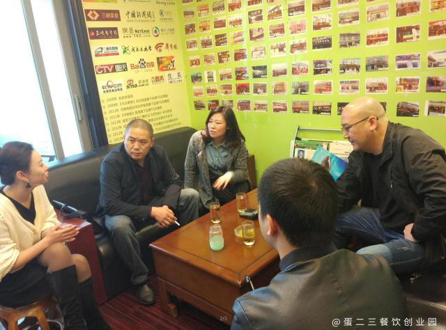 【欢迎】重庆江津李姐莅临本公司考察纸包鱼项目!