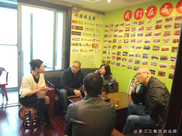 【欢迎】重庆江津李姐莅临本公司考察纸包鱼项目!