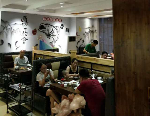 举报 | 为什么他们店门庭若市,而你们如此冷清?