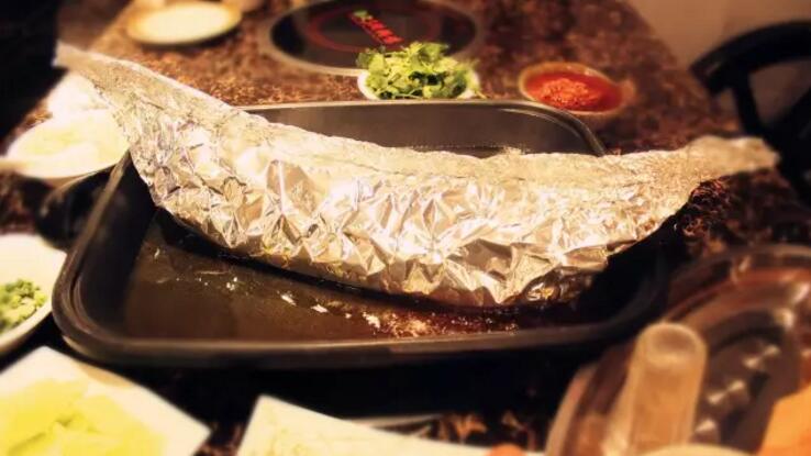 吃了这么多年的纸包鱼，这家让我惊呆了！